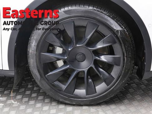 Used 2021 Tesla Model Y Long Range image 28