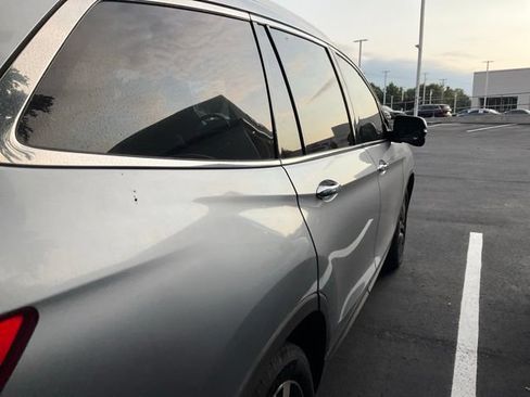 Used 2017 Honda Pilot Touring image 6