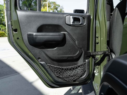 Used 2021 Jeep Wrangler Unlimited Sport image 33
