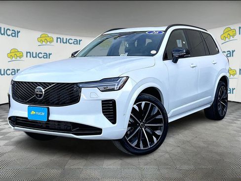 Used 2026 Volvo XC90 B6 Ultra w/ Protection Package Premier image 3