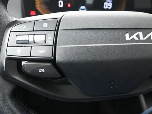 Used 2025 Kia K4 FWD image 25