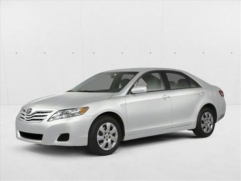 Used 2011 Toyota Camry XLE image 1