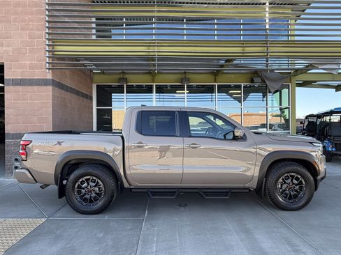 Used 2023 Nissan Frontier Pro-X w/ Pro-X Premium Package image 9
