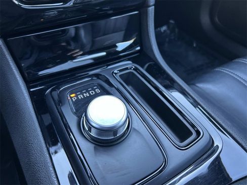 Used 2023 Chrysler 300 S image 32