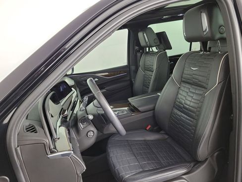 Certified 2023 Cadillac Escalade ESV Premium Luxury Platinum AWD/4WD image 18