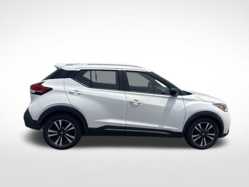 Used 2020 Nissan Kicks SR w/ SR Premium Package FWD image 6