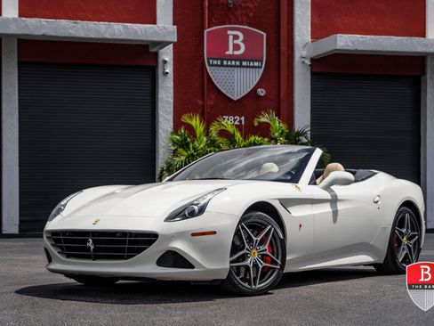 Used 2017 Ferrari California T RWD image 4