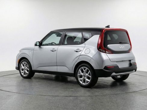Used 2025 Kia Soul LX w/ LX Technology Package FWD image 6