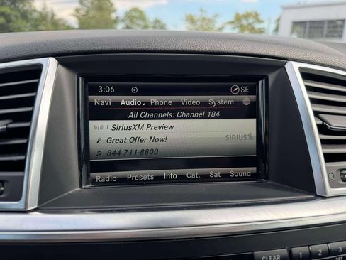 Used 2015 Mercedes-Benz ML 350 4MATIC image 29