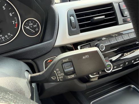 Used 2018 BMW 320i Sedan image 46