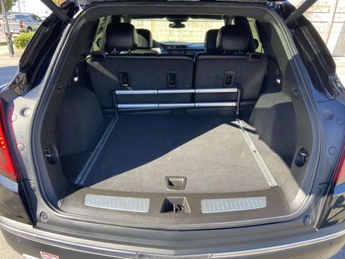 Used 2025 Cadillac XT5 Premium Luxury image 11