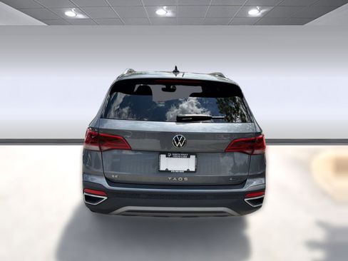 Used 2023 Volkswagen Taos SE w/ Panoramic Sunroof Package AWD/4WD image 10