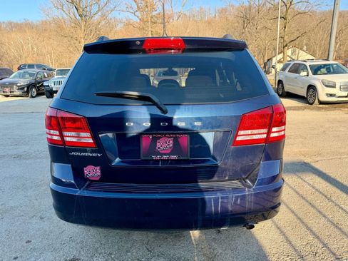 Used 2018 Dodge Journey SE w/ Connectivity Group FWD image 6