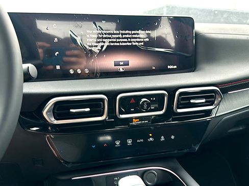 New 2026 Nissan Sentra SR w/ Floor Mat Package FWD image 21