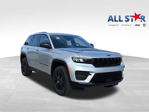 New 2025 Jeep Grand Cherokee Altitude RWD image 1