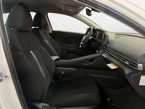 Certified 2025 Hyundai Elantra Blue image 16