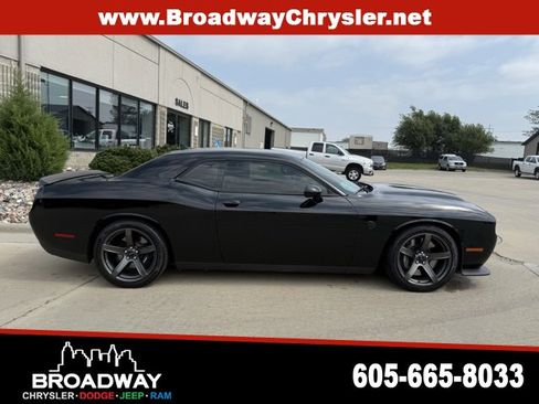 Used 2022 Dodge Challenger SRT Hellcat Redeye image 4