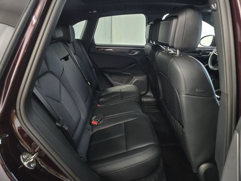 Certified 2025 Porsche Macan AWD/4WD image 23