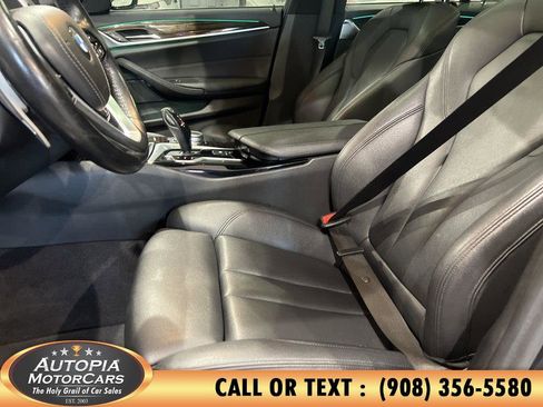 Used 2020 BMW 530i xDrive w/ Convenience Package image 9