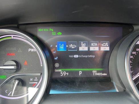 Used 2018 Toyota Camry XLE FWD image 15