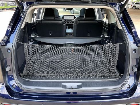 Used 2024 Toyota Highlander Limited FWD image 32