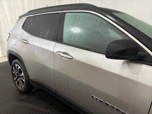 Certified 2023 Jeep Compass Limited image 11