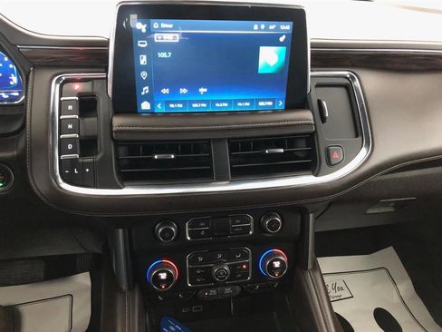 Used 2022 Chevrolet Tahoe Z71 w/ Z71 Off-Road Package image 13