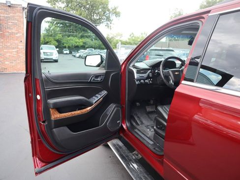 Used 2019 Chevrolet Suburban Premier AWD/4WD image 21