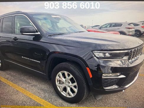 Used 2023 Jeep Grand Cherokee Limited image 3