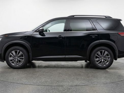 Used 2025 Nissan Pathfinder SV FWD image 5