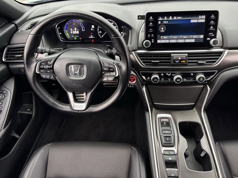 Used 2022 Honda Accord Sport image 3