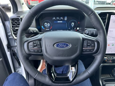 Used 2025 Ford Ranger Lariat w/ FX4 Off-Road Package AWD/4WD image 14