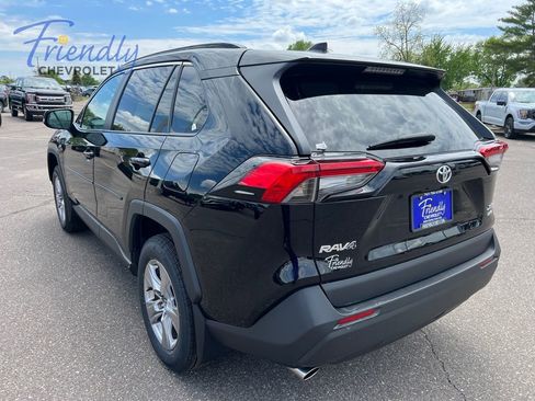 Used 2022 Toyota RAV4 XLE w/ Convenience Package AWD/4WD image 3