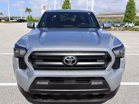 Certified 2025 Toyota Tacoma SR5 image 5