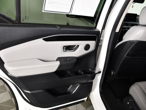 Used 2025 Honda Pilot EX-L image 47
