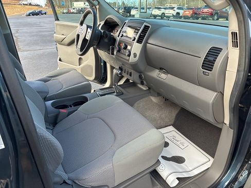 Used 2013 Nissan Frontier SV w/ SV Value Truck Pkg image 20