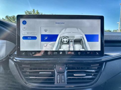 Used 2024 Ford Escape ST-Line w/ Tech Pack #1 AWD/4WD image 18
