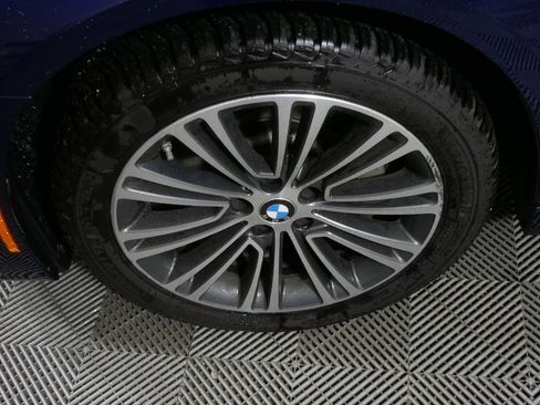 Used 2018 BMW 530e xDrive w/ Premium Package 2 AWD/4WD image 11