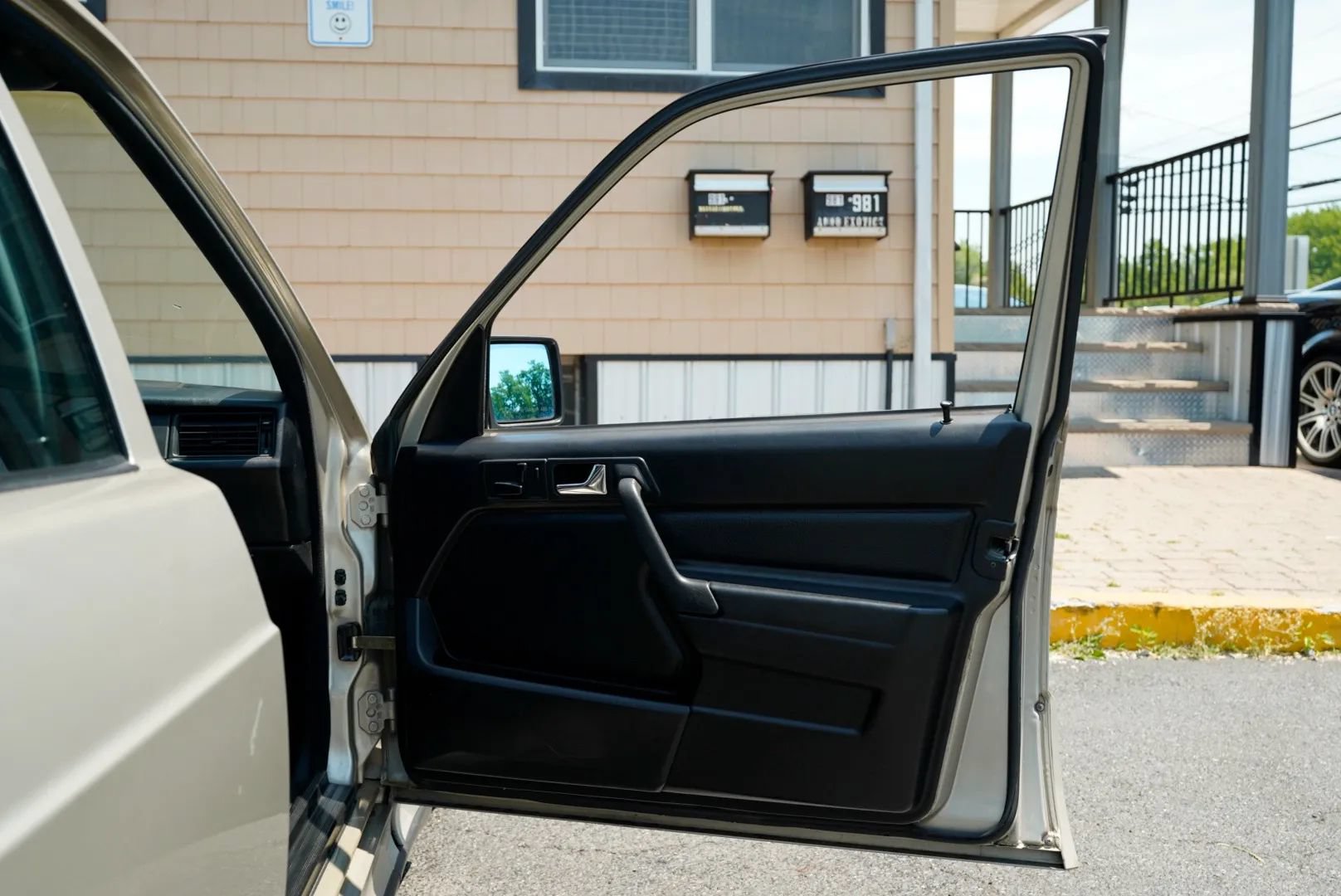 Used 1987 Mercedes-Benz 190 E 2.3-16 image 40