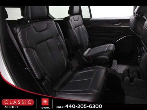 Used 2023 Jeep Grand Cherokee L Overland AWD/4WD image 20