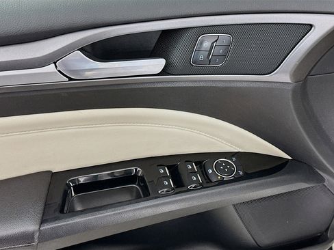 Used 2016 Ford Fusion Energi Titanium w/ Driver Assist Package image 15