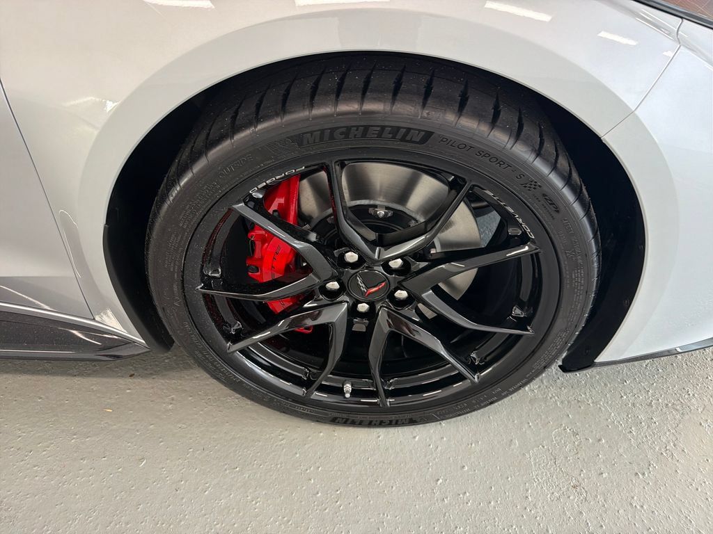 New 2027 Chevrolet Corvette Grand Sport w/ Z52 Sport Performance Package RWD image 4