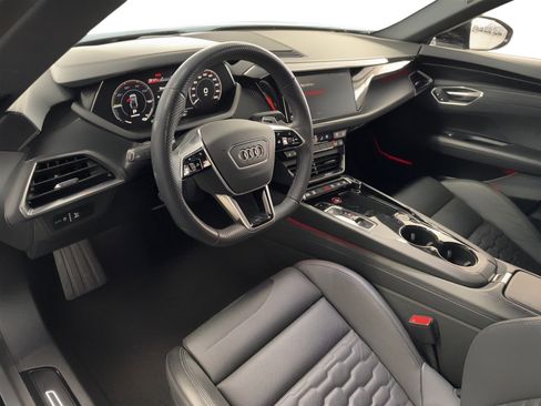 Used 2022 Audi e-tron GT Prestige w/ Prestige Package image 4