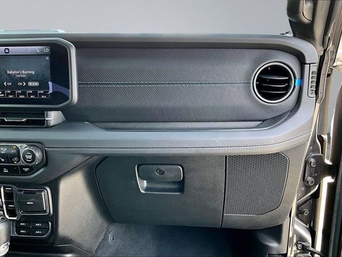 Used 2025 Jeep Wrangler Unlimited Rubicon 4xe w/ Convenience Group image 17