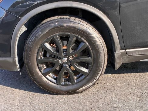 Used 2019 Nissan Rogue SV AWD/4WD image 46