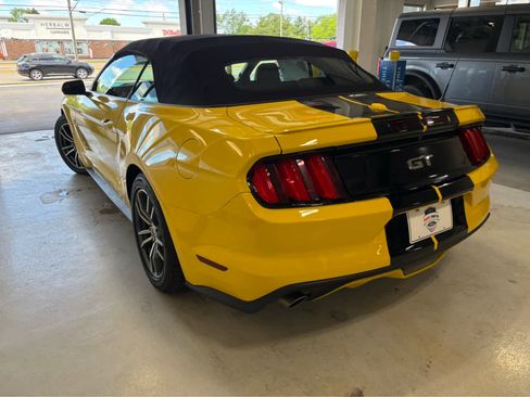 Used 2017 Ford Mustang GT Premium RWD image 4