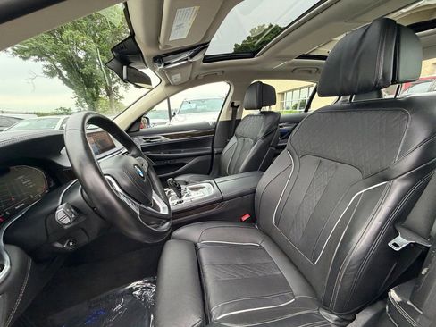 Used 2020 BMW 750i xDrive AWD/4WD image 11