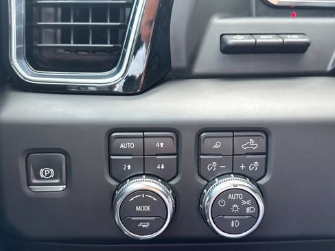 Used 2024 GMC Sierra 1500 Denali w/ Denali Reserve Package AWD/4WD image 36