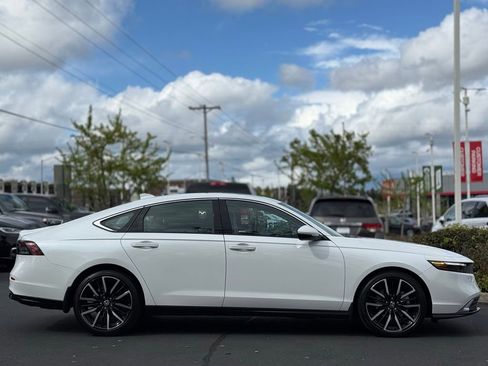 Used 2023 Honda Accord Touring image 6