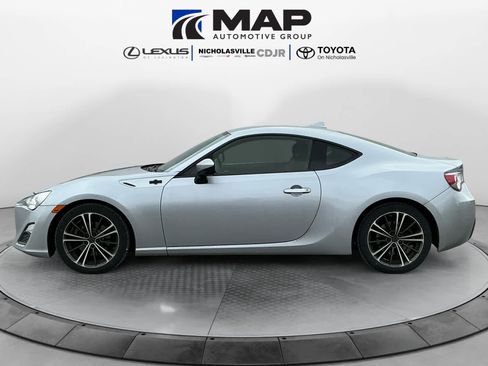 Used 2015 Scion FR-S image 2